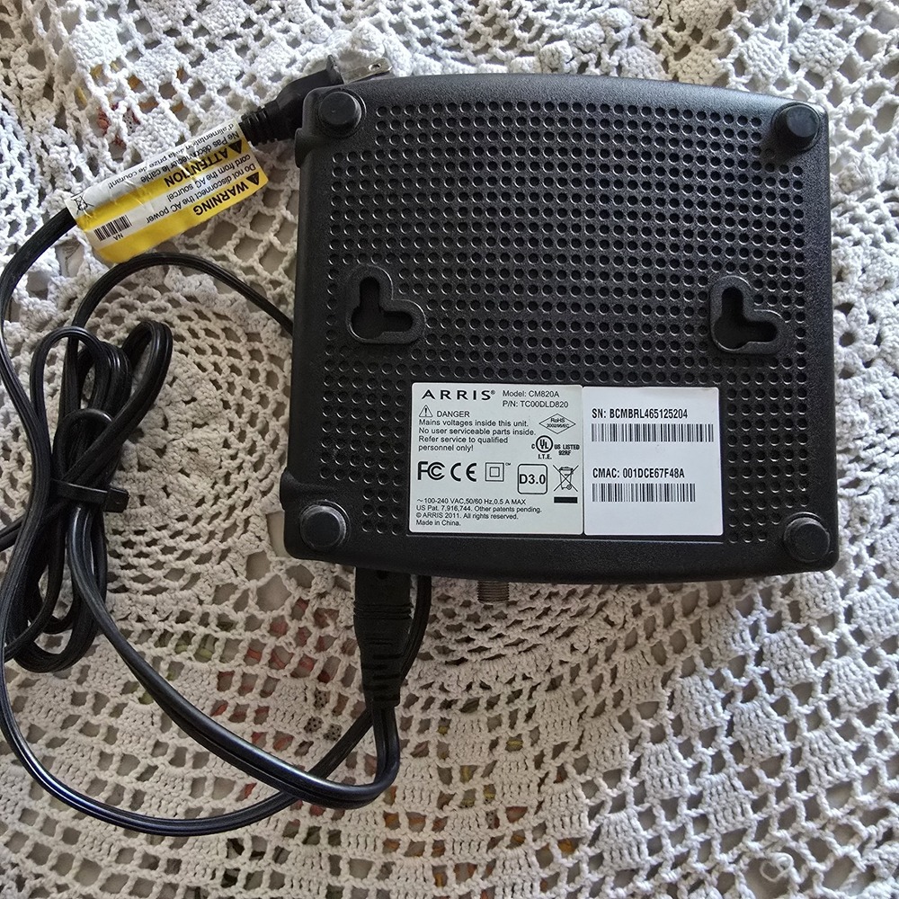 ARRIS CM820A DOCSIS 3.0 Cable Modem – Tested & Working – With Power Adapter - Picture 3 of 4